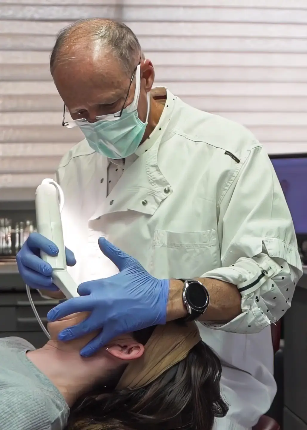 ד"ר בועז צור - הלבנת שיניים